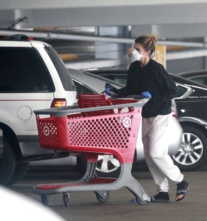 Elisabetta Canalis feet photo thumbnail