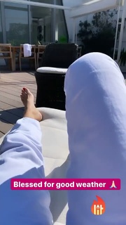Chiara Ferragni feet photo thumbnail