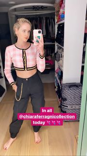 Chiara Ferragni feet photo thumbnail