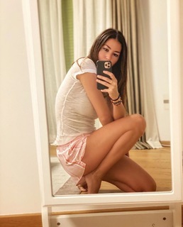 Elisabetta Gregoraci feet photo thumbnail