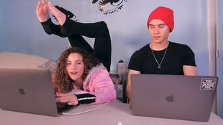 Sofie Dossi feet photo thumbnail