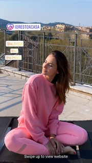 Anna Safroncik feet photo thumbnail