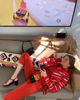 Gigi Hadid feet photo thumbnail