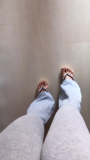 Alaine Crissiê feet photo thumbnail