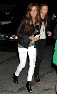 Ashley Tisdale feet photo thumbnail