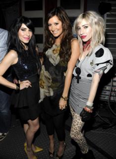 Ashley Tisdale feet photo thumbnail