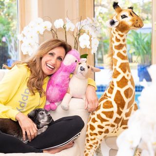 Lili Estefan feet photo thumbnail