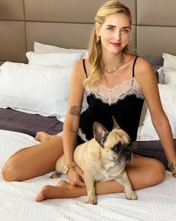 Chiara Ferragni feet photo thumbnail