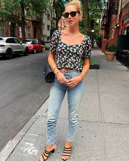 Chiara Ferragni feet photo thumbnail