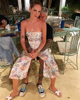 Chiara Ferragni feet photo thumbnail