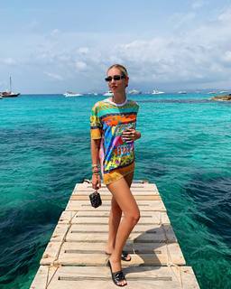 Chiara Ferragni feet photo thumbnail