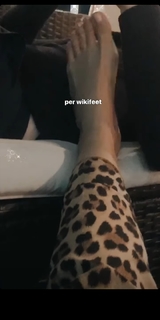 Ludovica Frasca feet photo thumbnail