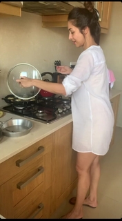 Malaika Arora feet photo thumbnail