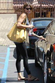 Elisabetta Canalis feet photo thumbnail