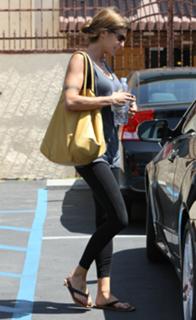 Elisabetta Canalis feet photo thumbnail