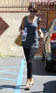 Elisabetta Canalis feet photo thumbnail