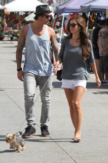 Audrina Patridge feet photo thumbnail