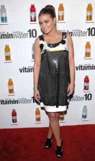Carmen Electra feet photo thumbnail