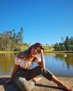 Giovanna Lancellotti feet photo thumbnail