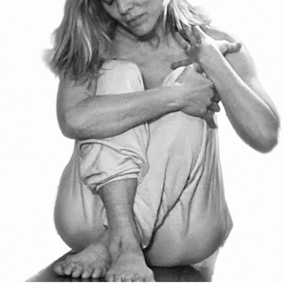 Maria Bello feet photo thumbnail
