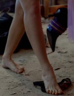 Mariana Ximenes feet photo thumbnail