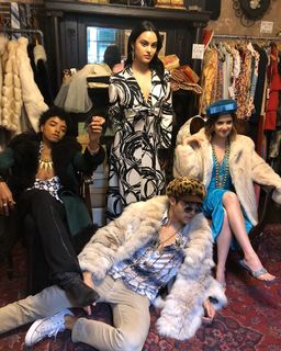 Laura Marano feet photo thumbnail