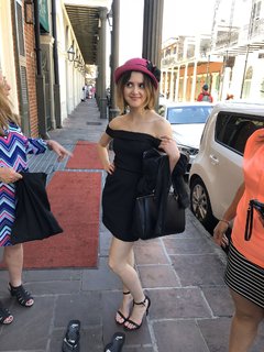 Laura Marano feet photo thumbnail