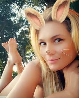 Lívia Andrade feet photo thumbnail