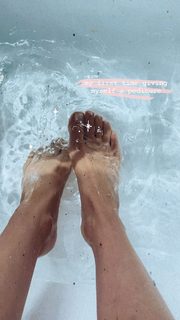Daniella Monet feet photo thumbnail