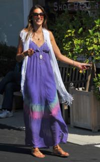 Alessandra Ambrosio feet photo thumbnail