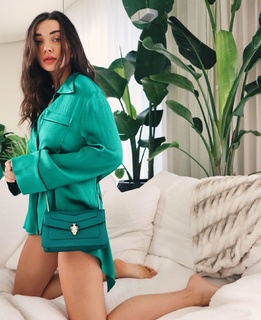 Amy Jackson feet photo thumbnail