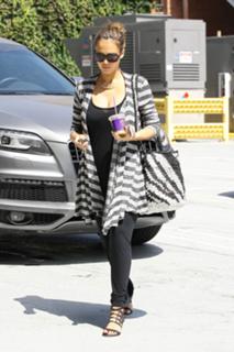Jessica Alba feet photo thumbnail