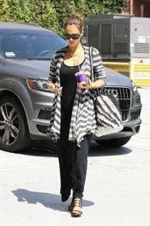 Jessica Alba feet photo thumbnail