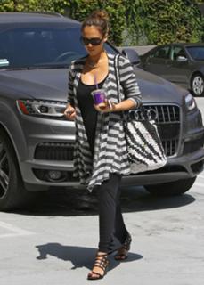 Jessica Alba feet photo thumbnail