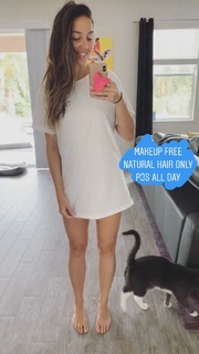 Chelsea Green feet photo thumbnail