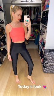 Chiara Ferragni feet photo thumbnail