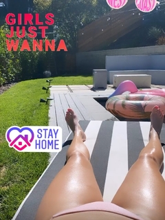 Chanel West Coast feet photo thumbnail