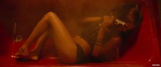 Zoe Saldana feet photo thumbnail
