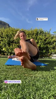 Tania Cagnotto feet photo thumbnail
