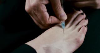 Liv Tyler feet photo thumbnail