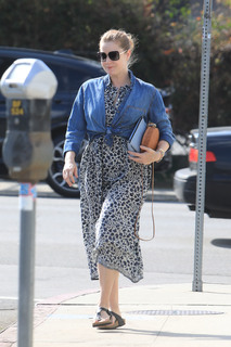 Amy Adams feet photo thumbnail
