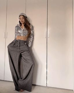Xenia Tchoumitcheva feet photo thumbnail