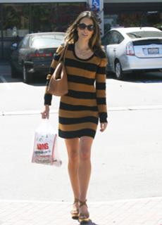 Jordana Brewster feet photo thumbnail