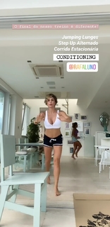 Flávia Alessandra feet photo thumbnail