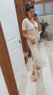 Daniella Monet feet photo thumbnail
