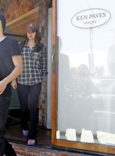 Megan Fox feet photo thumbnail