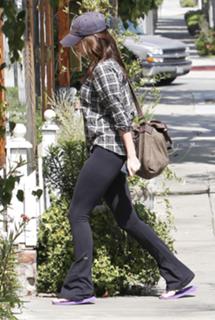 Megan Fox feet photo thumbnail
