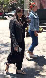 Maite Perroni feet photo thumbnail