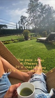 Brooke Burke feet photo thumbnail