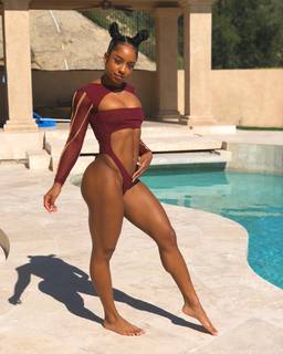 Qimmah Russo feet photo thumbnail